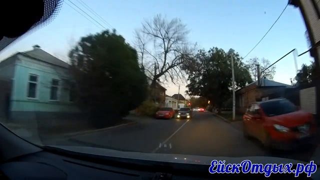 ул. ПОБЕДЫ в ЕЙСКЕ. УДОБНАЯ ДЛЯ ОТДЫХА УЛИЦА!
