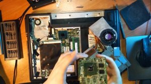 ? Бадум-тсс! Чиним ноутбук строительным феном! Обзор фена "Зубр". Отвал чипа. Прогревание. Жесть!