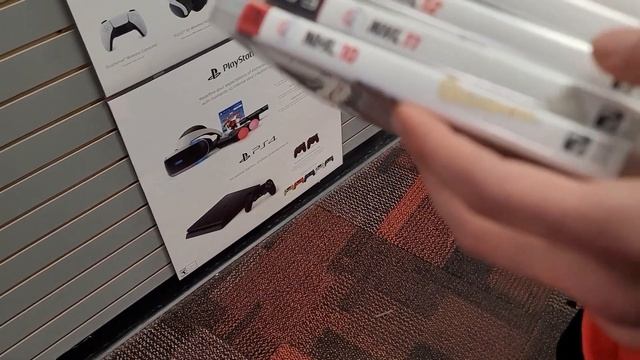 Retro Video Game Hunting Episode 15: GameStop Haul and a Free PS2! смотреть онлайн