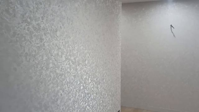 РЕМОНТ СТАРОЙ ХРУЩËВКИ своими руками. Часть 25 Поклейка обоев (прихожая, гостиная, кухня)