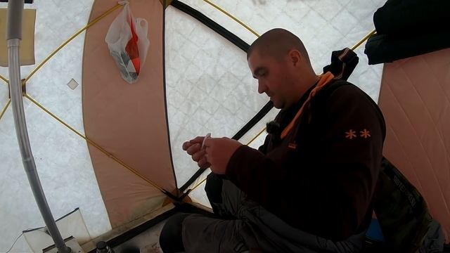 Ловля леща зимой. Ночная зимняя рыбалка с комфортом. Часть 1