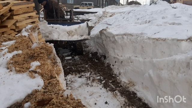 Самодельный гусеничный минитрактор, Тяжёлый Весенний снег смотреть онлайн