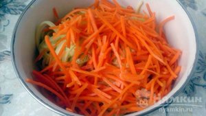 Салат из кабачков по-корейски быстрого приготовления