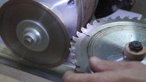 Заточка пильного диска | Sharpening the saw blade