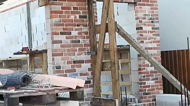 Баварская кладка. Первый этаж дома с кирпича ручной формовки смотреть онлайн