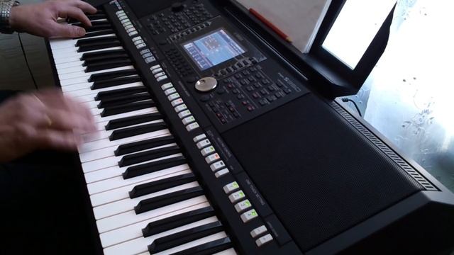 Чудная долина on Yamaha PSR S950 смотреть онлайн