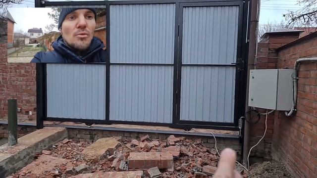 Ворота откатные по уголку со встроенной калиткой и заполнение ворот профлистом. смотреть онлайн