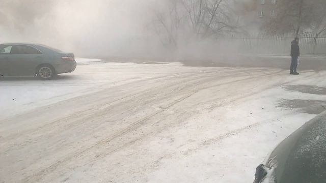 Прорыв теплотрассы в Новосибирске смотреть онлайн