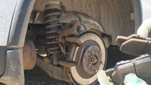 Замена колодок по кругу на Mitsubishi outlander 3 своими руками.