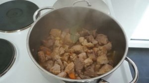 Зелёный горошек тушёный со свининой/Green peas with meat