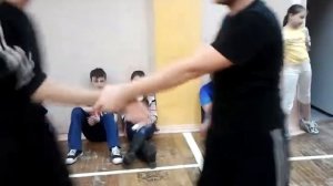 Освобождение руки от захватов одной рукой