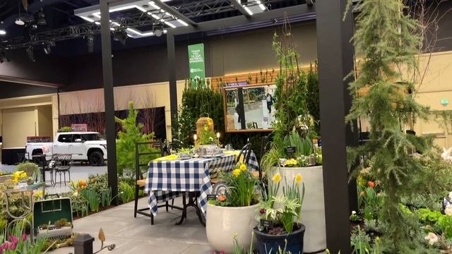 Tour Of The Beautiful Gardens At The Northwest Flower & Garden Show! ??? // Garden Answer