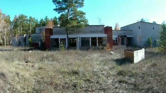 ЗАБРОШЕННЫЙ пионерский лагерь в лесу.