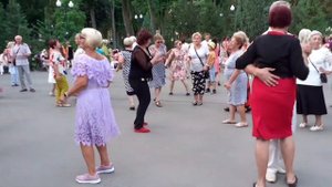 МОЯ КОНФЕТОЧКА!???/ТАНЦЫ В ПАРКЕ ГОРЬКОГО ХАРЬКОВ АВГУСТ 2021