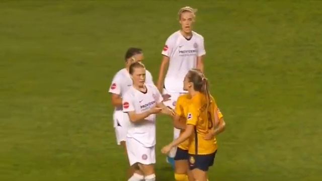 Emily sonnett & Lindsey horan fighting with emy rodriguez смотреть онлайн