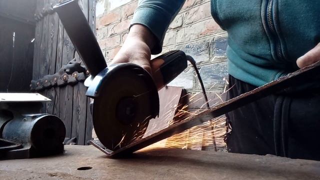 Как согнуть толстый листовой металл, без напряга под любым углом смотреть онлайн