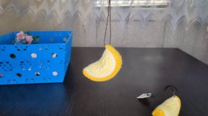 Брелок ломтик апельсина. Вязание крючком игрушек амигуруми
