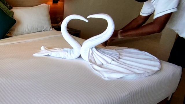 Romantic Room Bed Decoration with Flowers & Towels / anniversary room decoration ideas / #arlove106