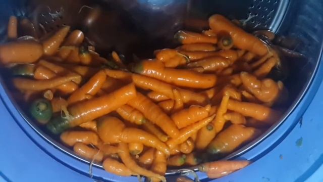 Перемыть много мелкой моркови, способ для ленивых :) смотреть онлайн