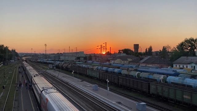 Кропоткин ЖД вокзал на закате смотреть онлайн