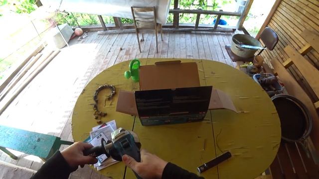 Распаковка аккумуляторной УШМ Makita DGA512Z,