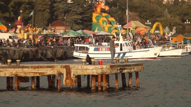 Зимняя рыбалка в Ялте (Крым) сегодня Fishing in Yalta (Crimea) today