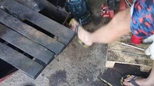 Редуктор поворота платформы экскаватора.