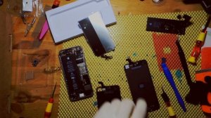 iPhone 5SE. Замена нижнего шлейфа. Аккумулятора и дисплея