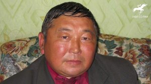 № 215. "Дүдүскектиг Чаа-Суурга" / "В [покрытом] маревом Чаа-Сууре" (исп. М.М. Донгак)