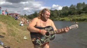 САНБОЙ ПОЁТ СЕРЕНАДУ ДЛЯ ЖИРНЫХ БАБ