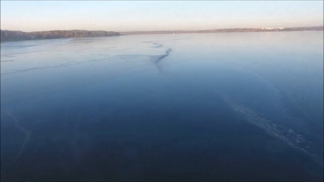 Сегодня жемчужина Подмосковья озеро #Сенеж в #Солнечногорск,е полностью покрылось льдом.