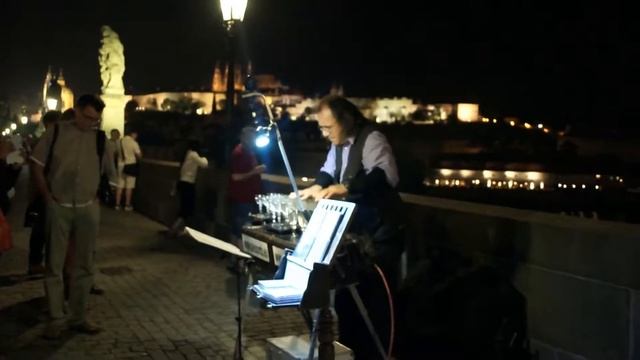 Музыкальные бокалы. Прага. Карлов мост.