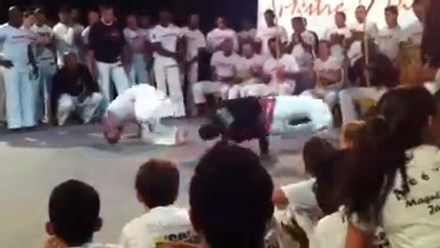 Evento Ngolo Mestre Wellington jogando M Paulo Renato