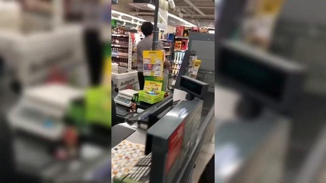 Просроченные продукты и хамство в Перекрёстке