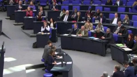 Депутат Бундестага напомнил, что поставки оружия не приводят к миру