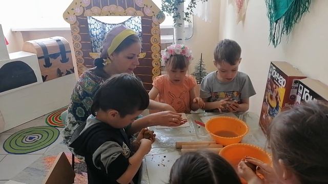 Занятие в гончарной  мастерской "Волшебная глина" май 2022