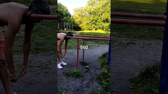 1500 отжиманий на брусьях за 1 час (2 часть). смотреть онлайн