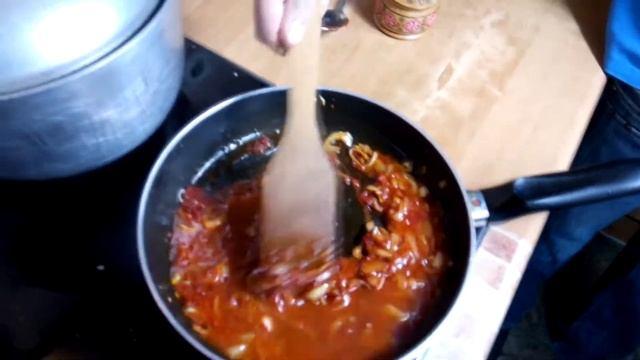 Brothers Food ►Яичница с томатной пастой №11 смотреть онлайн