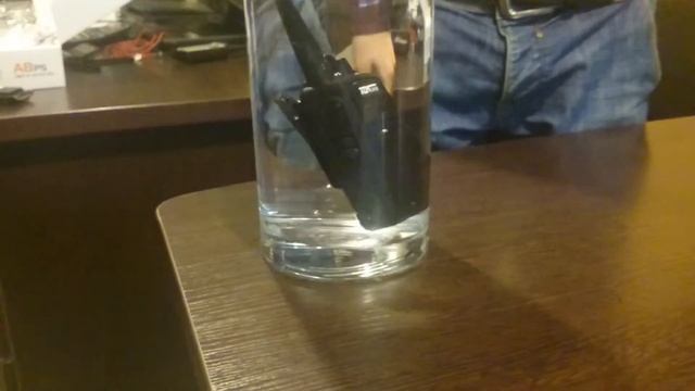 Рация не боится воды. Охотники и рыбаки используют их все чаще. смотреть онлайн