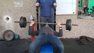 Жим лежа 80 кг на 8 раз