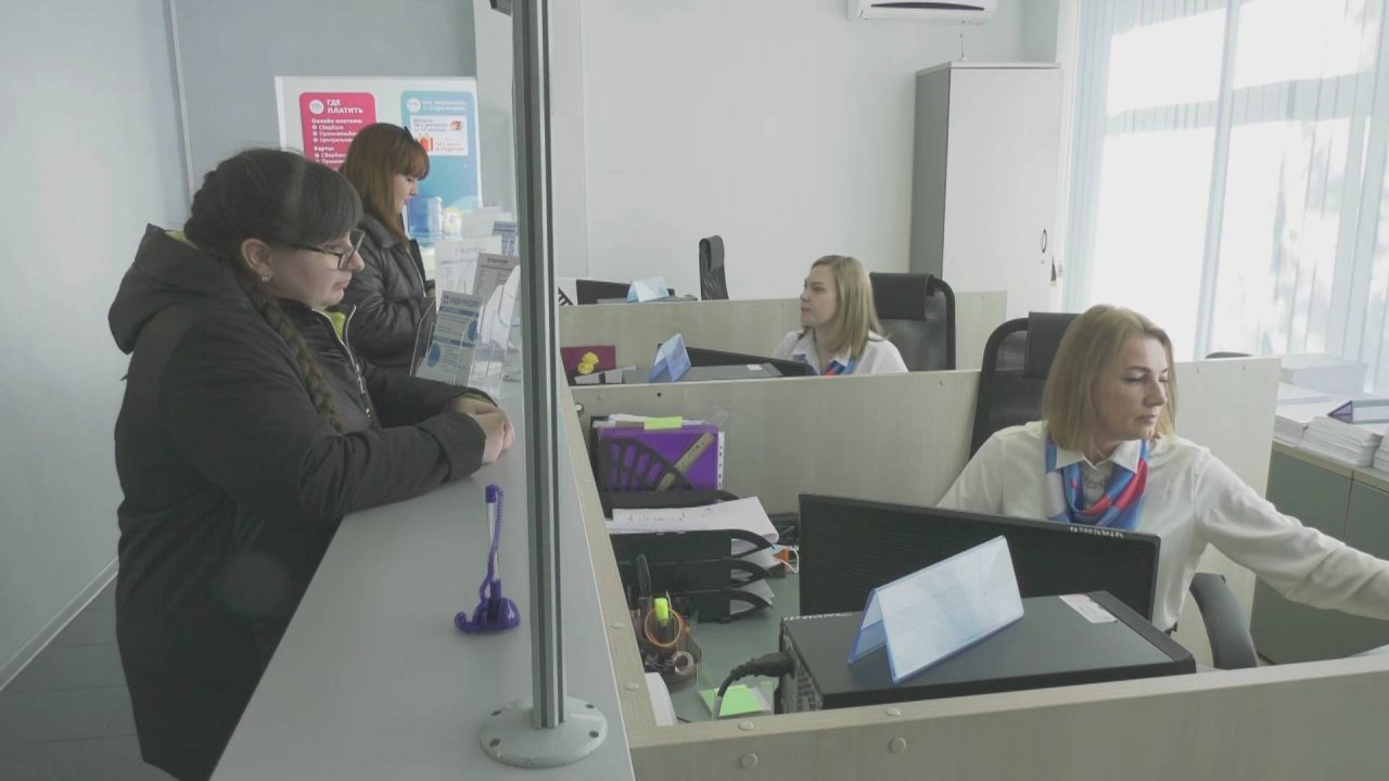 работники лада медиа тольятти. специальный репортаж телеканал звезда. специальный репортаж россия. специальный репортаж. заставка для репортажа.