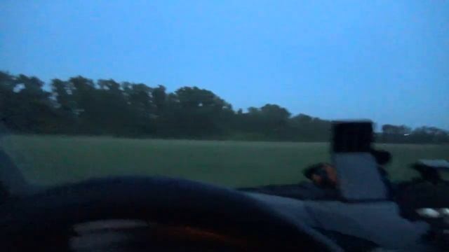 Огромный рой первак, из ловушки в колоду.mp4 смотреть онлайн