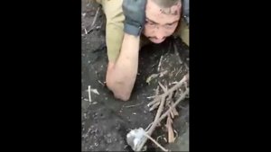 ВСУ бросают солдат на убой!! бойцы  спецназа Ахмат взяли в плен очередного пленного