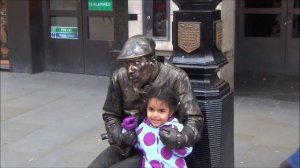 The Drunk Bandit. Living Statue. London Piccadilly Circus