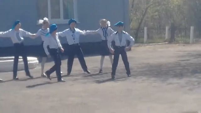 Детский танец . Яблонька