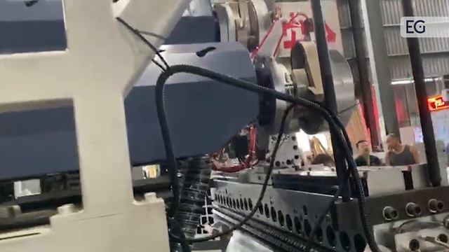 Производство трехслойной стрейч пленки на плоскощелевом экструдере, модель WA