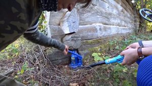 ✅Нашли ОТШЕЛЬНИКА в Чернобыльском лесу ? Откопали Средневековый КЛАД металлодетектором в песке