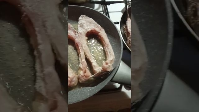 Лещ на сковороде. смотреть онлайн