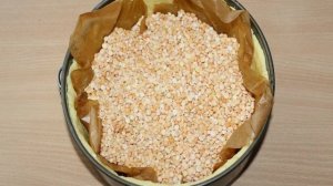 Пирог с манной крупой и брусникой