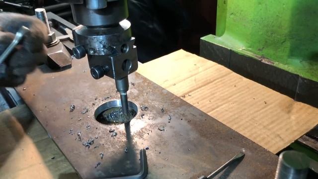 ПРИСПОСОБЛЕНИЕ ДЛЯ ЦЕНТРОВКИ СВЕРЛА